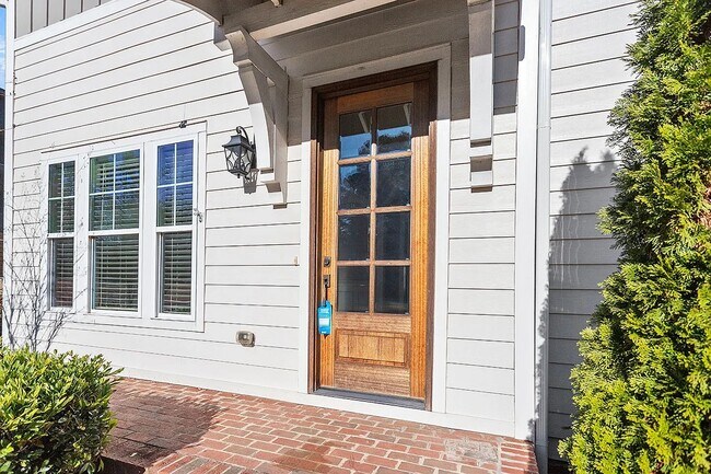 407 Oakland Dr in Raleigh, NC - Building Photo - Building Photo