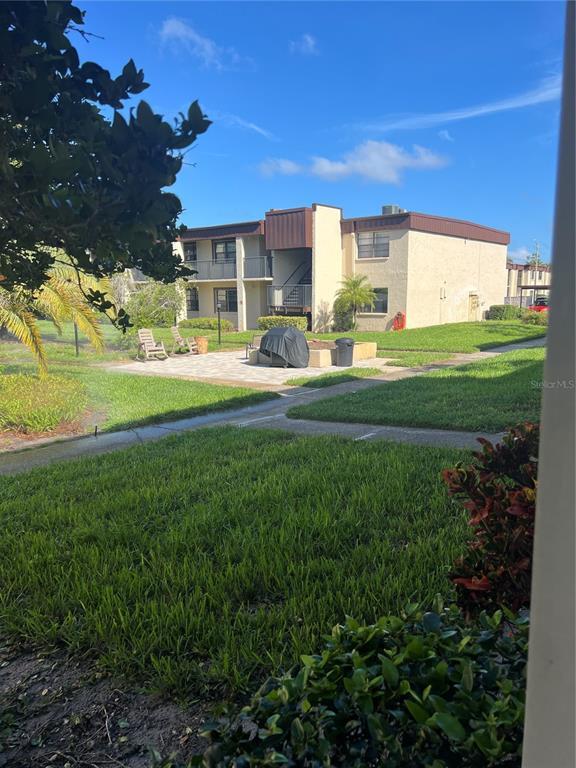 2400 Winding Creek Blvd in Clearwater, FL - Foto de edificio - Building Photo