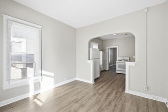 2519 Lyndale Ave S in Minneapolis, MN - Foto de edificio - Building Photo