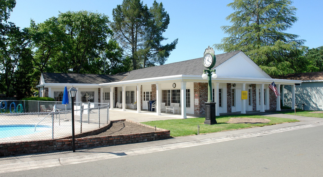 66 Colonial Park Dr in Santa Rosa, CA - Building Photo