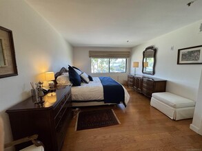 5605 Friars Rd in San Diego, CA - Building Photo - Building Photo