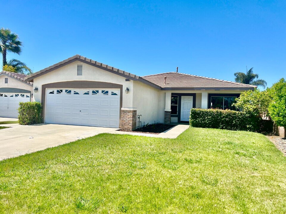 26946 Mountain Glen Dr in Menifee, CA - Building Photo