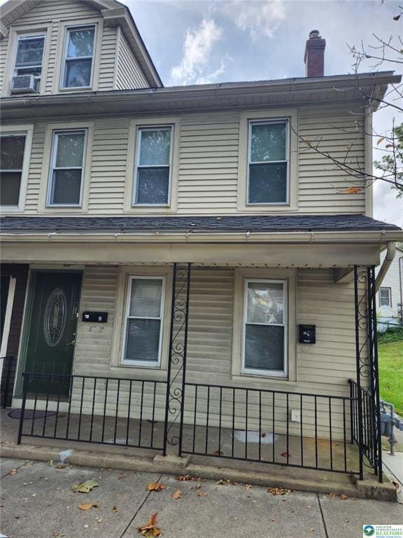 property at 915 N New St