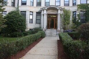 1870 Commonwealth Ave, Unit 7 in Boston, MA - Building Photo