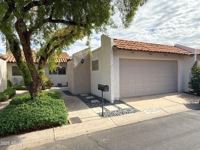 6533 N Maryland Cir in Phoenix, AZ - Building Photo - Building Photo