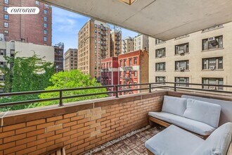 275 W 96th St in New York, NY - Building Photo - Building Photo