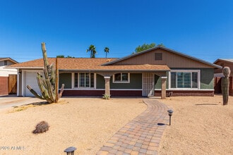5807 S Palm Dr in Tempe, AZ - Building Photo - Building Photo