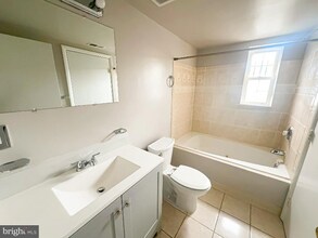 3221 8th St SE in Washington, DC - Building Photo - Building Photo
