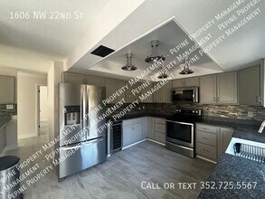 1606 NW 22nd St in Gainesville, FL - Building Photo - Building Photo