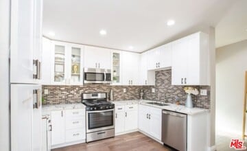 526 W Ash Ave in Fullerton, CA - Building Photo - Building Photo