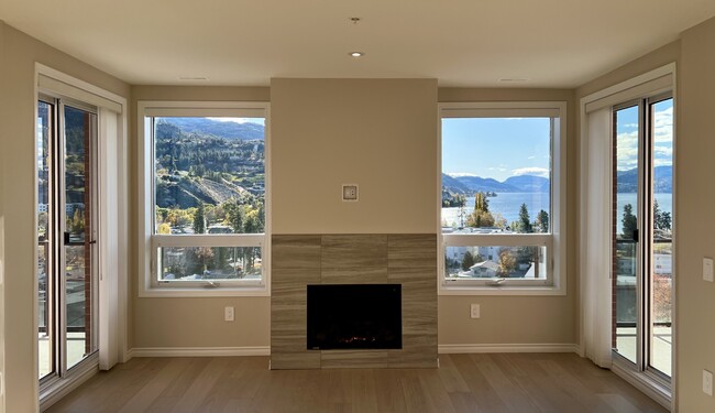 3362 Skaha Lake Rd in Penticton, BC - Building Photo - Building Photo