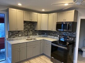 61 Whitmore St, Unit 3S