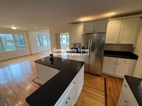 184 Austin St, Unit 2 in Newton, MA - Building Photo - Building Photo