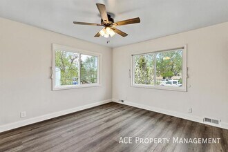 2002 Ivy Ave in Rapid City, SD - Building Photo - Building Photo