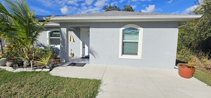 9426 Tacoma Ave in Englewood, FL - Building Photo - Building Photo