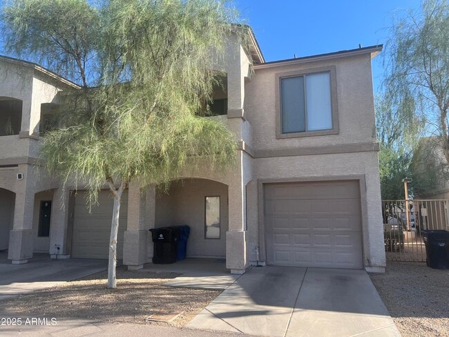 206 E Lawrence Blvd