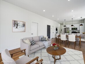 1633 N Francisco Ave, Unit 3 in Chicago, IL - Building Photo - Building Photo