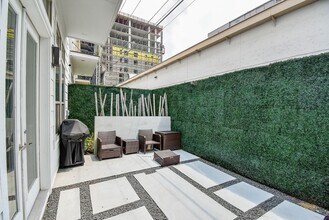 1211 Rosine St in Houston, TX - Foto de edificio - Building Photo