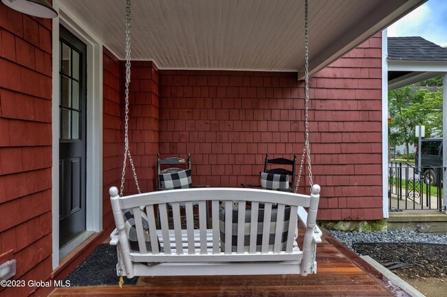 10 Marion Pl in Saratoga Springs, NY - Building Photo - Building Photo