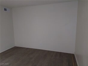 1336 N Jones Blvd in Las Vegas, NV - Foto de edificio - Building Photo