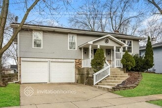 137 Mayfield Dr in Bolingbrook, IL - Building Photo - Building Photo