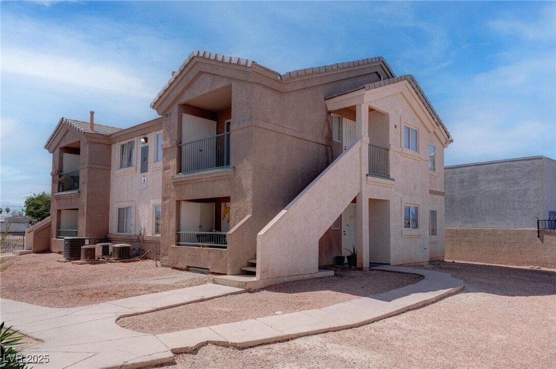 1524 Ben or St in Las Vegas, NV - Building Photo