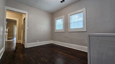789 Joseph E. Boone Blvd NW in Atlanta, GA - Building Photo - Building Photo