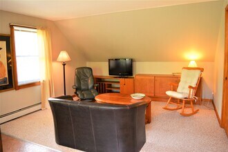 548 Rte 10 N in Grantham, NH - Building Photo - Building Photo