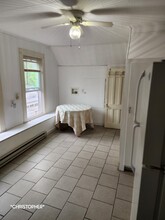 215 Freeman Ave, Unit #2 in Syracuse, NY - Building Photo - Building Photo