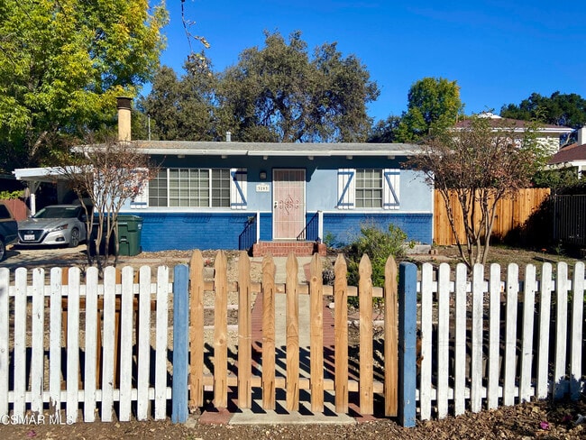 property at 3193 Royal Oaks Dr