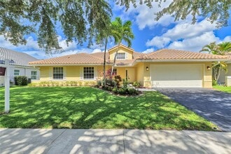3562 Southern Orchard Rd W in Davie, FL - Building Photo - Building Photo