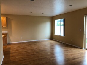 7503 NE 61st Way in Vancouver, WA - Building Photo - Building Photo