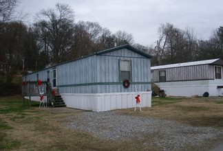 1505 Laboratory Rd in Lincolnton, NC - Building Photo - Lobby