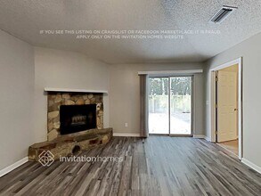 2999 Mikris Dr E in Jacksonville, FL - Building Photo - Building Photo