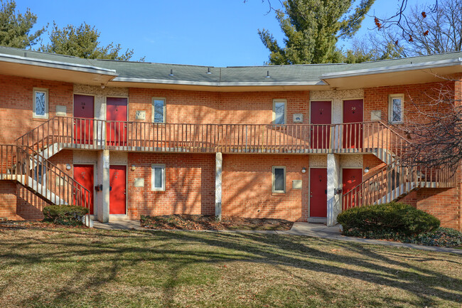 Briarcrest Gardens Apartments in Hershey, PA - Building Photo - Building Photo