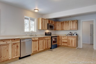 21362 Ginger Lee Dr, Unit Unit A in Anchorage, AK - Foto de edificio - Building Photo