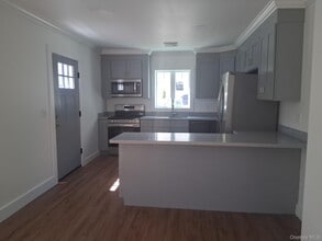 11 Cedar St in Staatsburg, NY - Building Photo - Building Photo