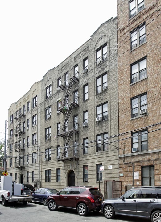 3035 Wallace Ave in Bronx, NY - Foto de edificio