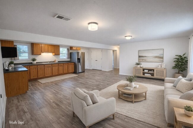 N96W16350 County Line Rd, Unit Unit A-Front