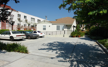 241 W Verdugo Ave in Burbank, CA - Building Photo - Building Photo