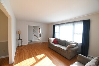 313 Burnt Plains Rd in Milford, CT - Building Photo - Building Photo