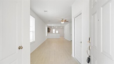 25707 Northpark Palm Dr in Porter, TX - Building Photo - Building Photo