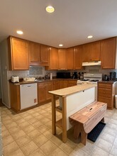 407 Calvin Ln, Unit D in Rockville, MD - Foto de edificio - Building Photo