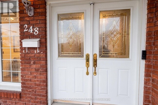 248 Gowan Ave in Toronto, ON - Building Photo - Building Photo