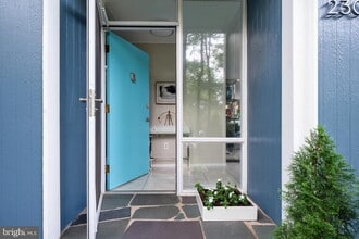 2300 Kimbro St in Alexandria, VA - Building Photo - Building Photo