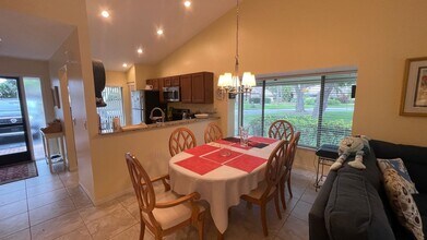 5256 Myrtle Wood in Sarasota, FL - Building Photo - Building Photo