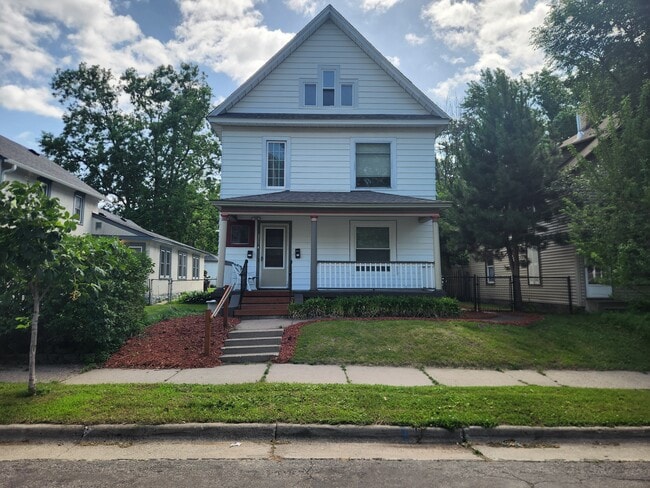 property at 1315 5th St NE