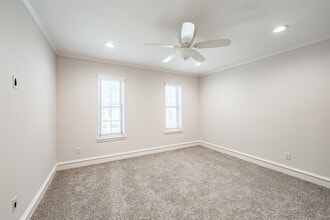 207 Victoria Way in Friendswood, TX - Foto de edificio - Building Photo
