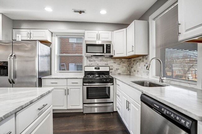 property at 812 Burns St SE