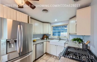 132 Croydon Ln in El Cajon, CA - Building Photo - Building Photo